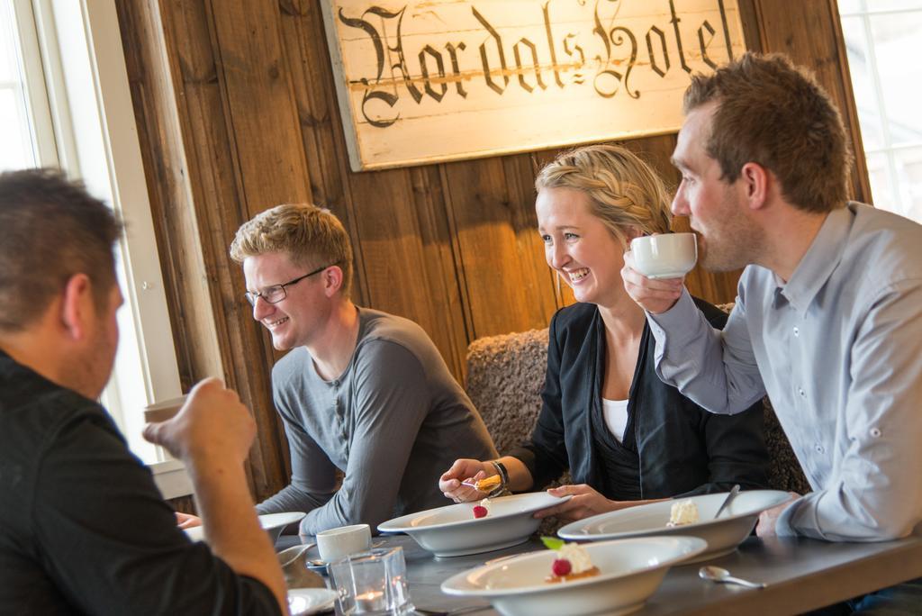 Nordal Turistsenter Hotel Лом Екстериор снимка
