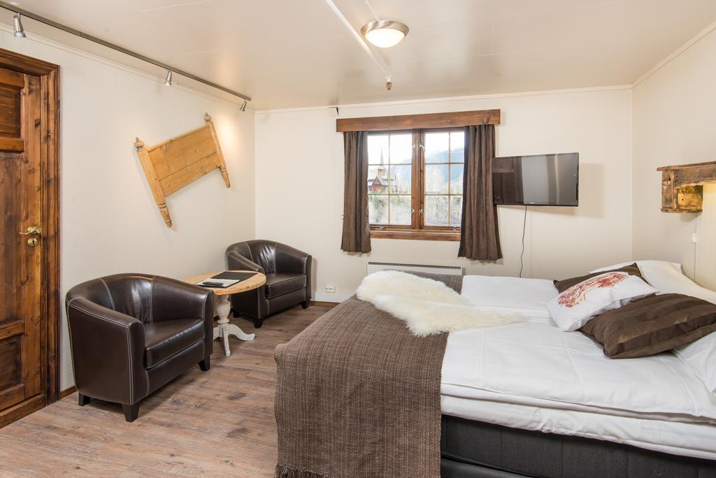 Nordal Turistsenter Hotel Лом Екстериор снимка